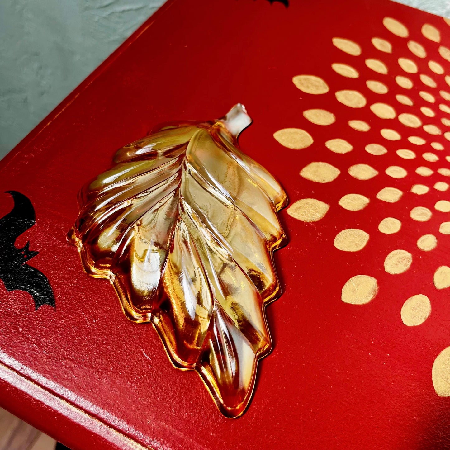 Vintage Jeannette Iridescent Marigold Peach Carnival Glass Oak Leaf Dish